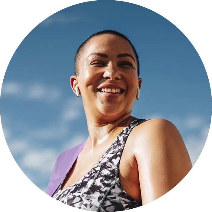 smiling-woman-in-blue-sky-circular